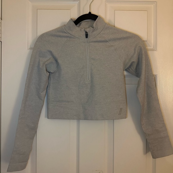 Tala Aster Crop Gray - Picture 3 of 4